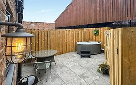 The Hive - Uk42857